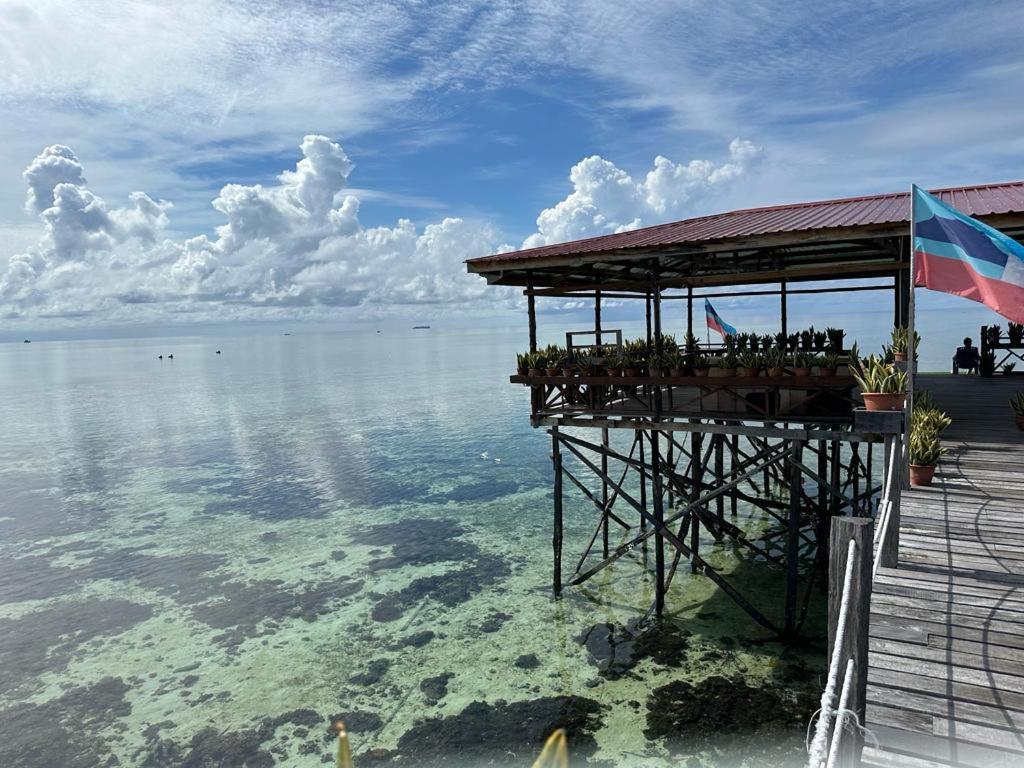 Appartement Mabul Backpackers à Mabul Island Extérieur photo